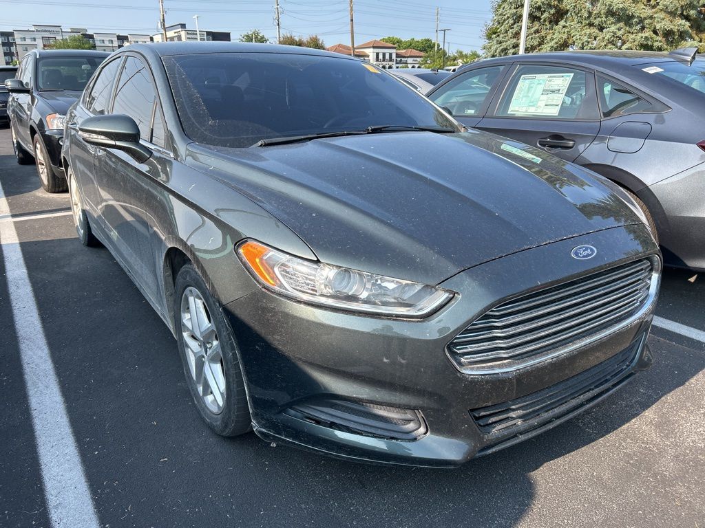 2016 Ford Fusion SE 4