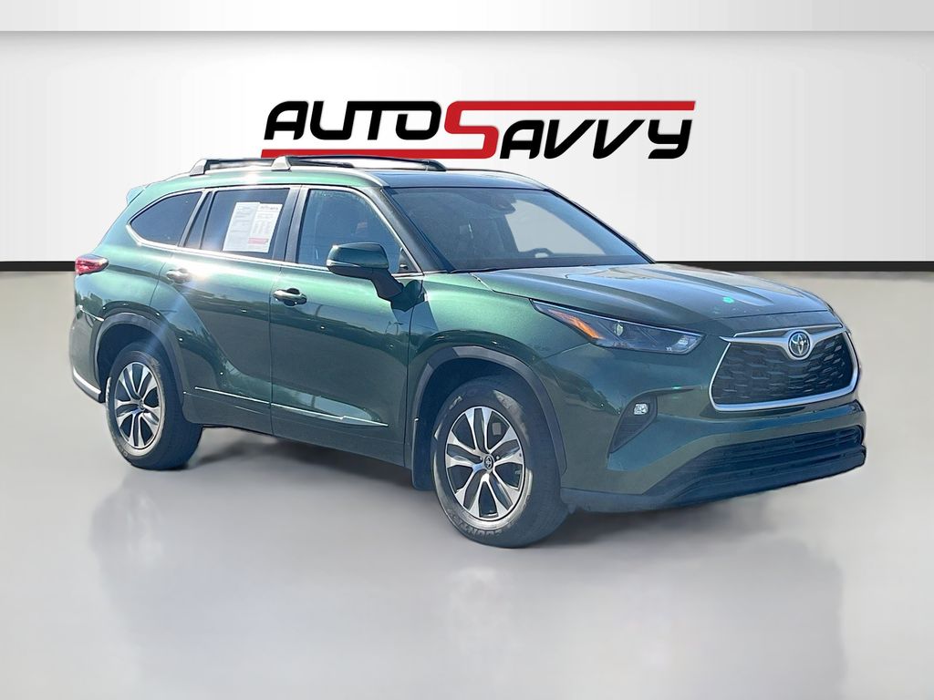 2023 Toyota Highlander Hybrid XLE FWD