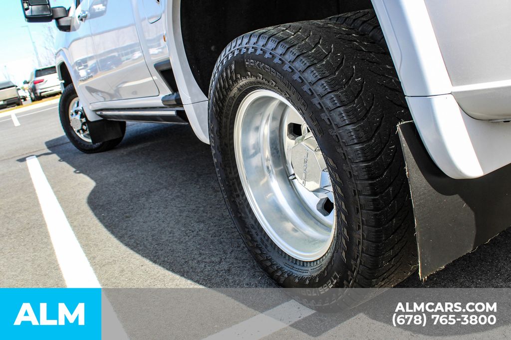 Used 2024 White GMC Denali Ultimate image 13