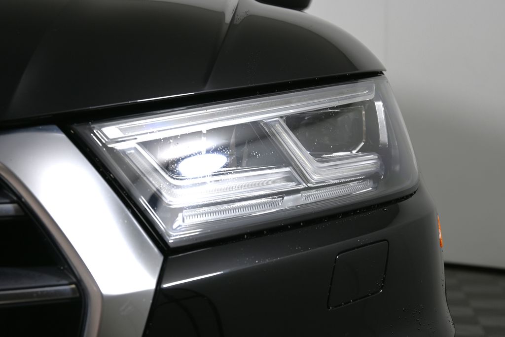 Thumbnail: 2019 Audi Q5 - 11