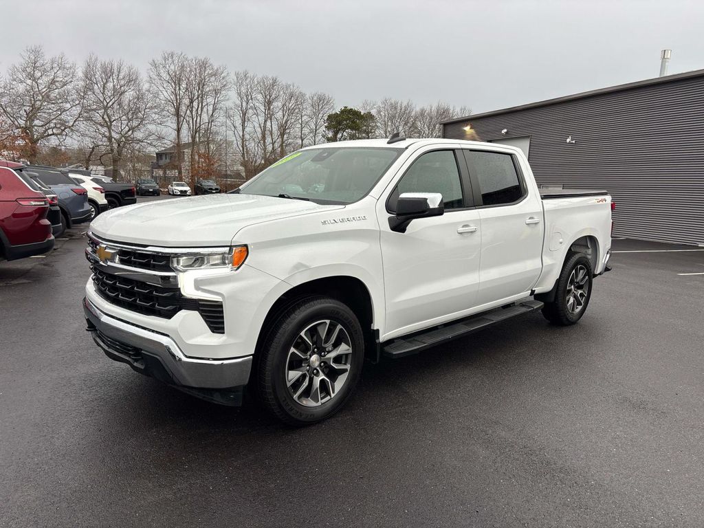 2022 Chevrolet Silverado 1500 LT Crew Cab 4WD