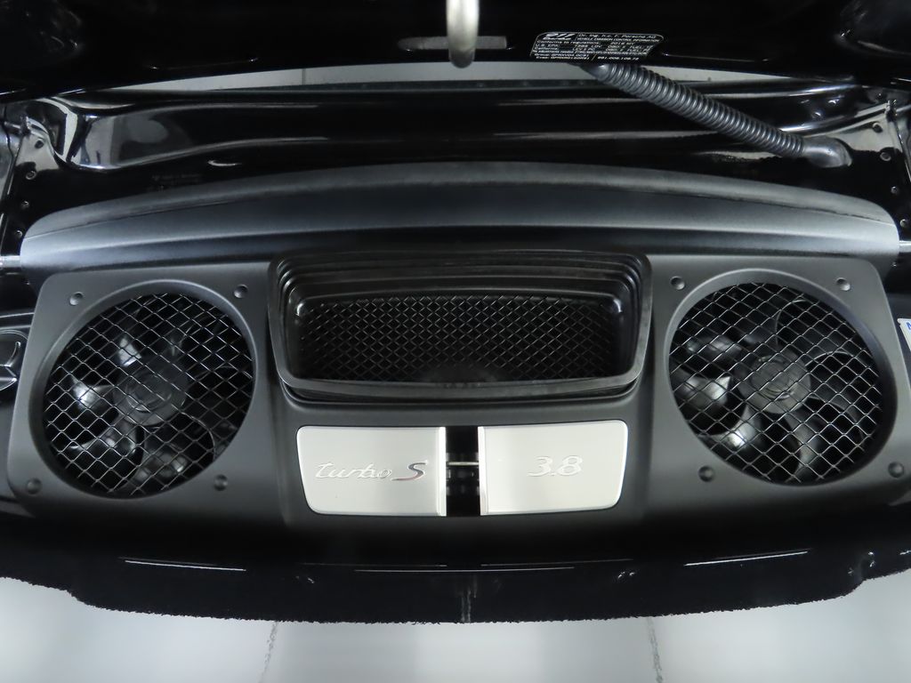 Thumbnail: 2016 Porsche 911 - 27