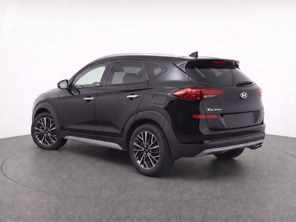 Used 2021 Black Noir Pearl Hyundai Limited image 4