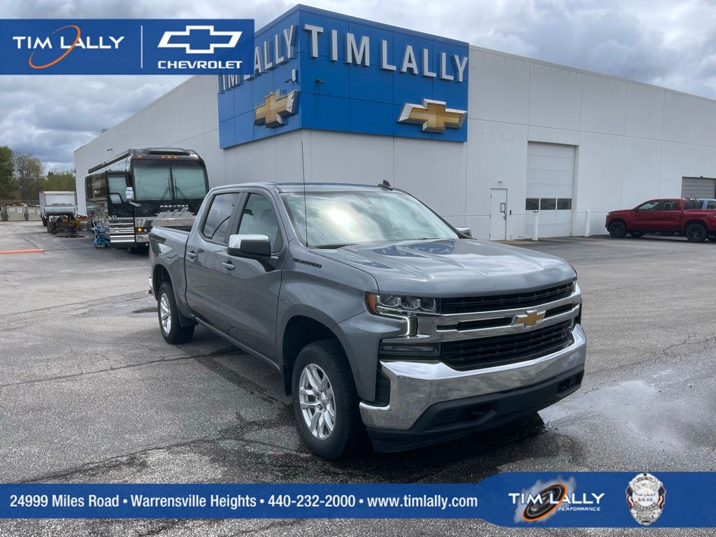 Gray (Satin Steel Metallic) 2021 Chevrolet Silverado 1500 LT Crew Cab 4WD Pickup Truck Four-Wheel Drive Automatic