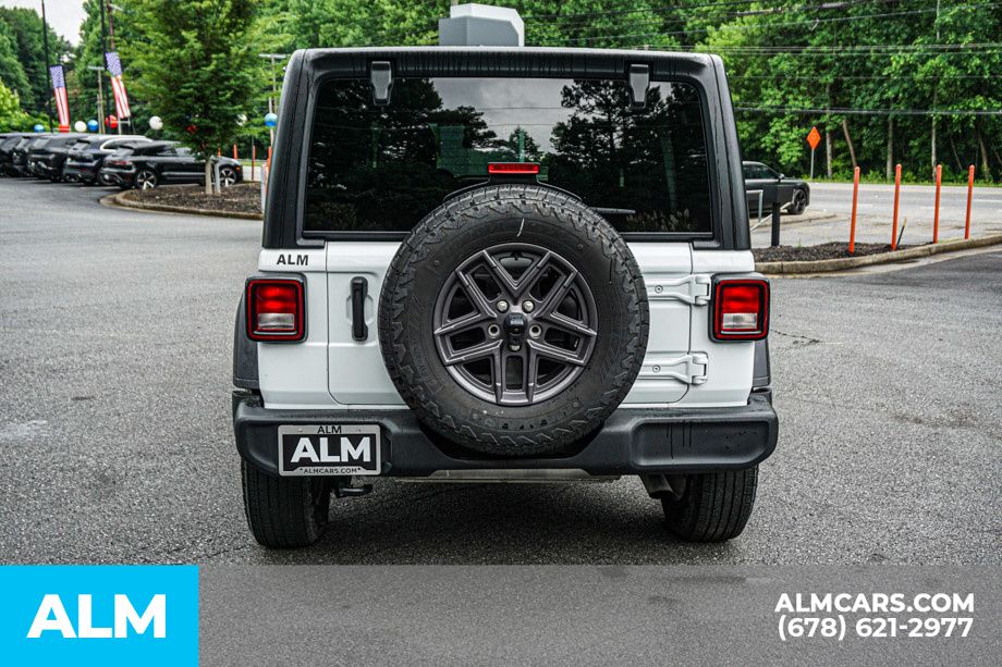 Used 2025 White Jeep Sport S image 11