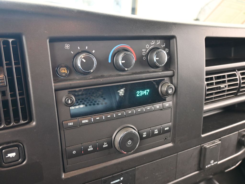 Used 2024 Summit White Chevrolet Work Van image 22