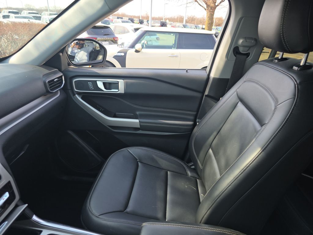 Certified Used 2024 Black Ford XLT image 34