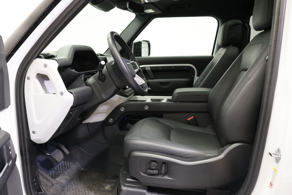 Thumbnail: 2025 Land Rover Defender - 30