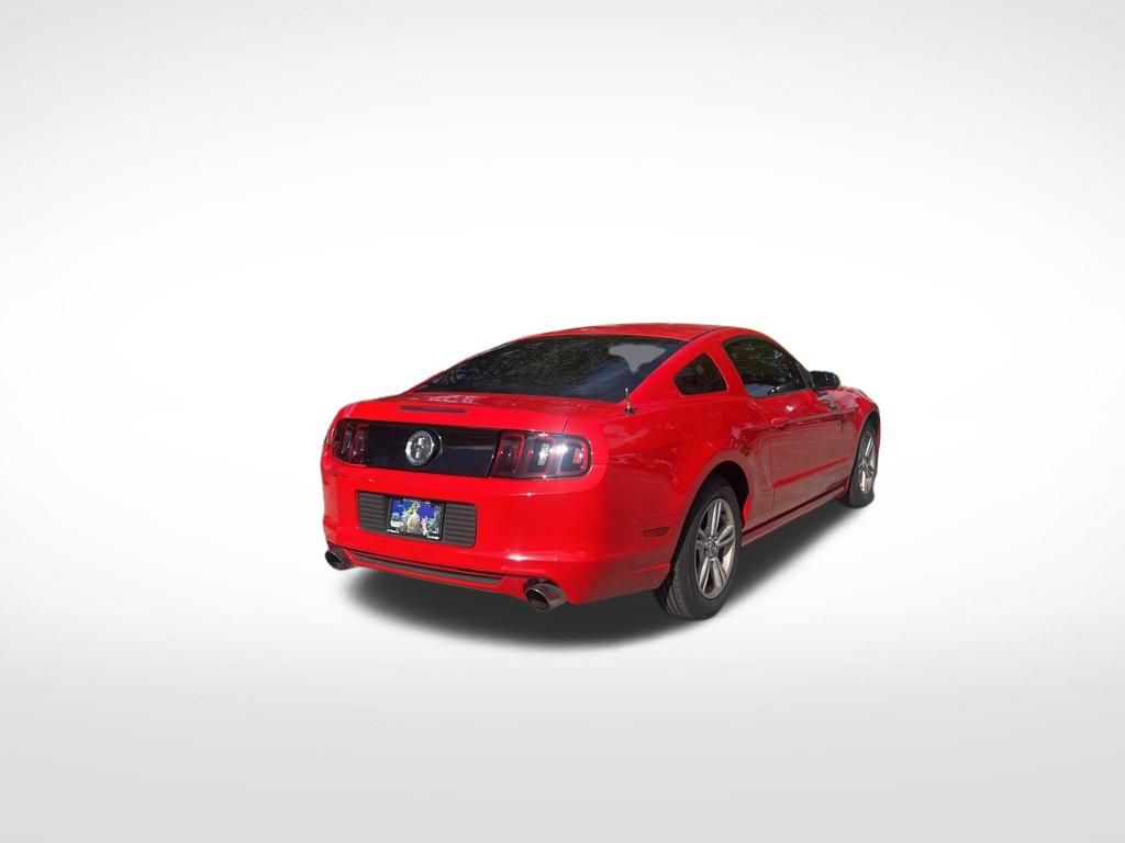Used 2014 Red Ford V6 image 5