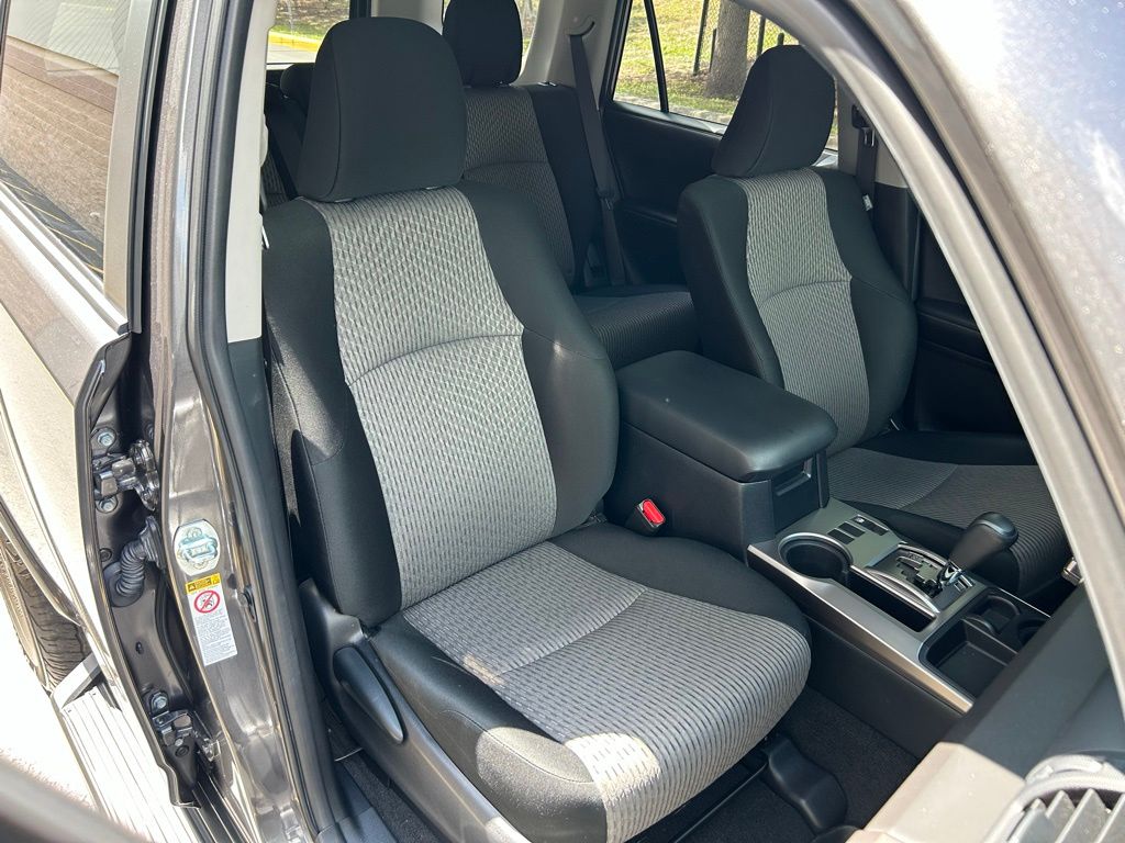 Thumbnail: 2019 Toyota 4Runner - 15