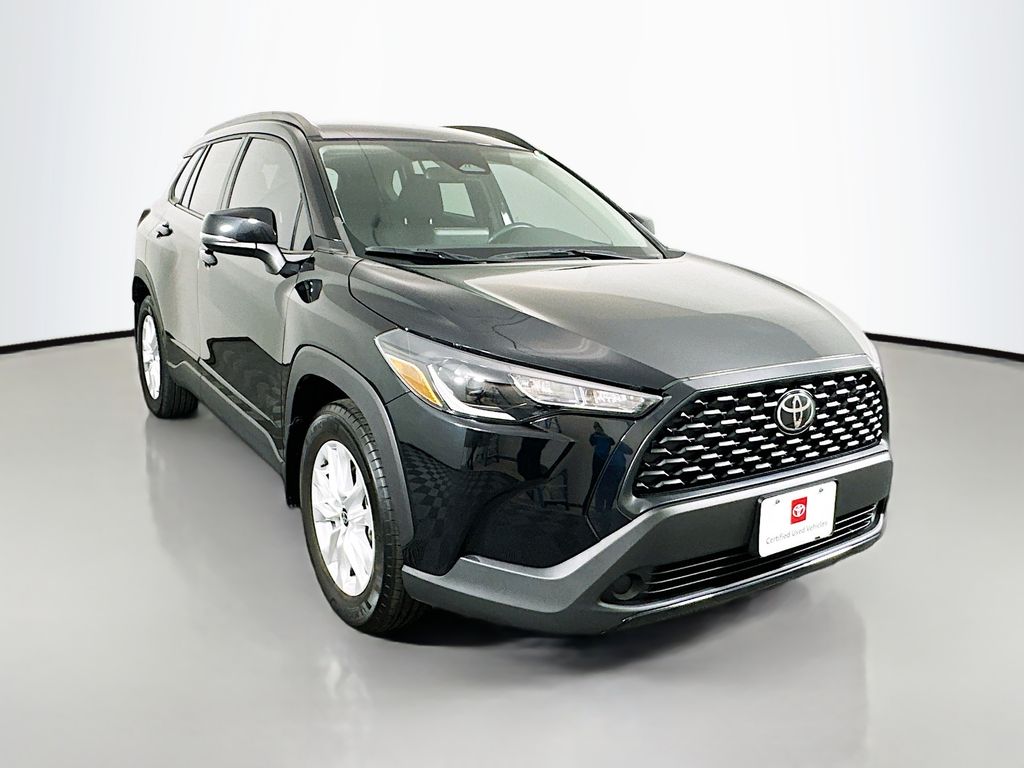 2023 Toyota Corolla Cross LE 3