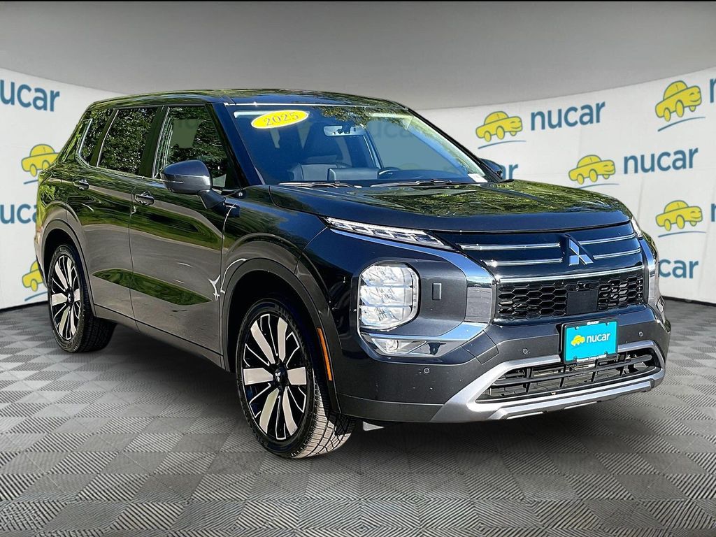 Graphite Gray Metallic/Black Roof 2025 Mitsubishi Outlander SUV / Crossover Front-Wheel Drive Continuously Variable Transmission