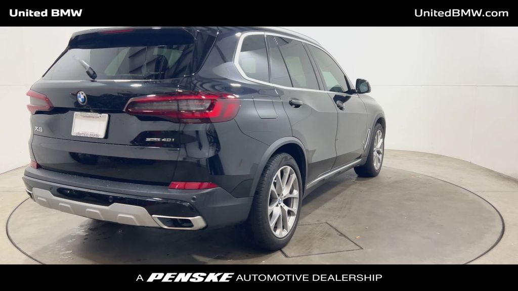 Thumbnail: 2022 BMW X5 - 8