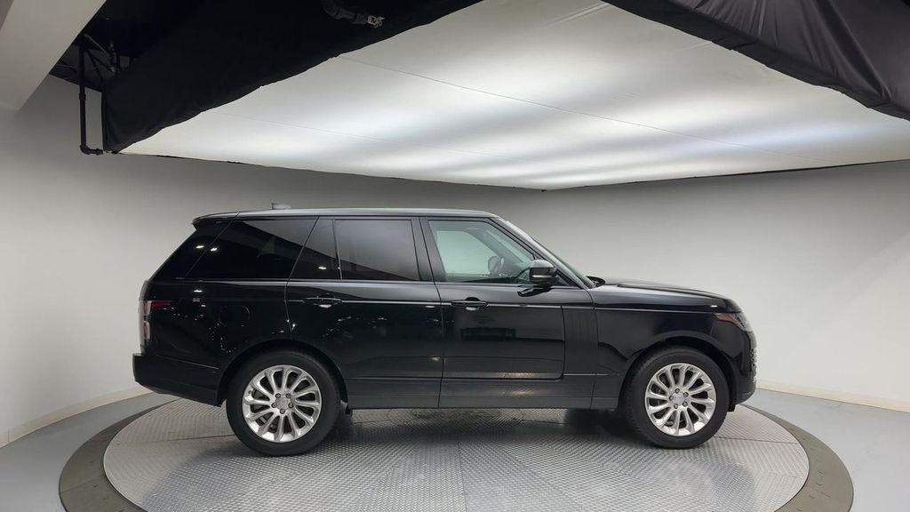Thumbnail: 2019 Land Rover Range Rover - 9