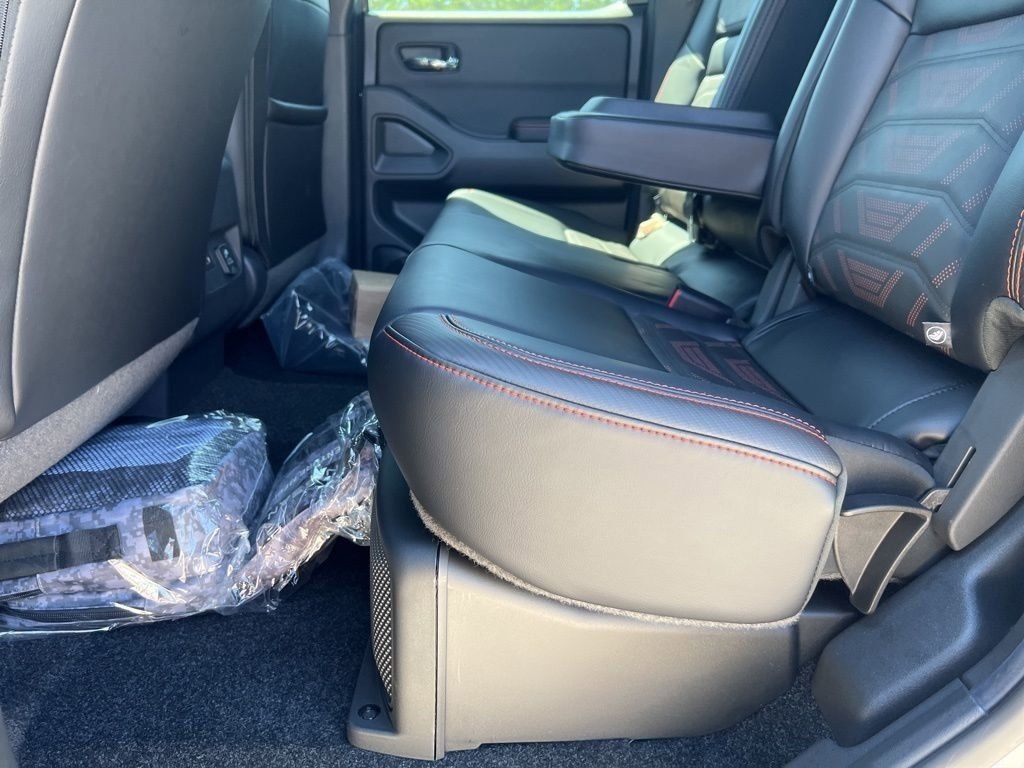 2025 Boulder Gray Pearl Nissan Frontier PRO-4X 4X4 Truck