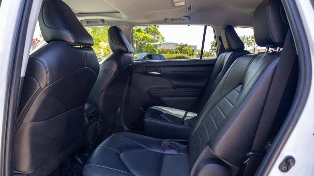 Used 2022 Toyota Highlander XLE 4D Sport Utility