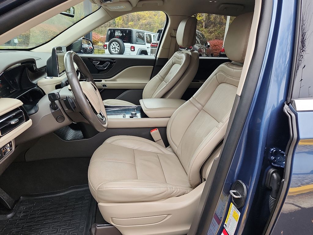 Thumbnail: 2020 Lincoln Aviator - 13