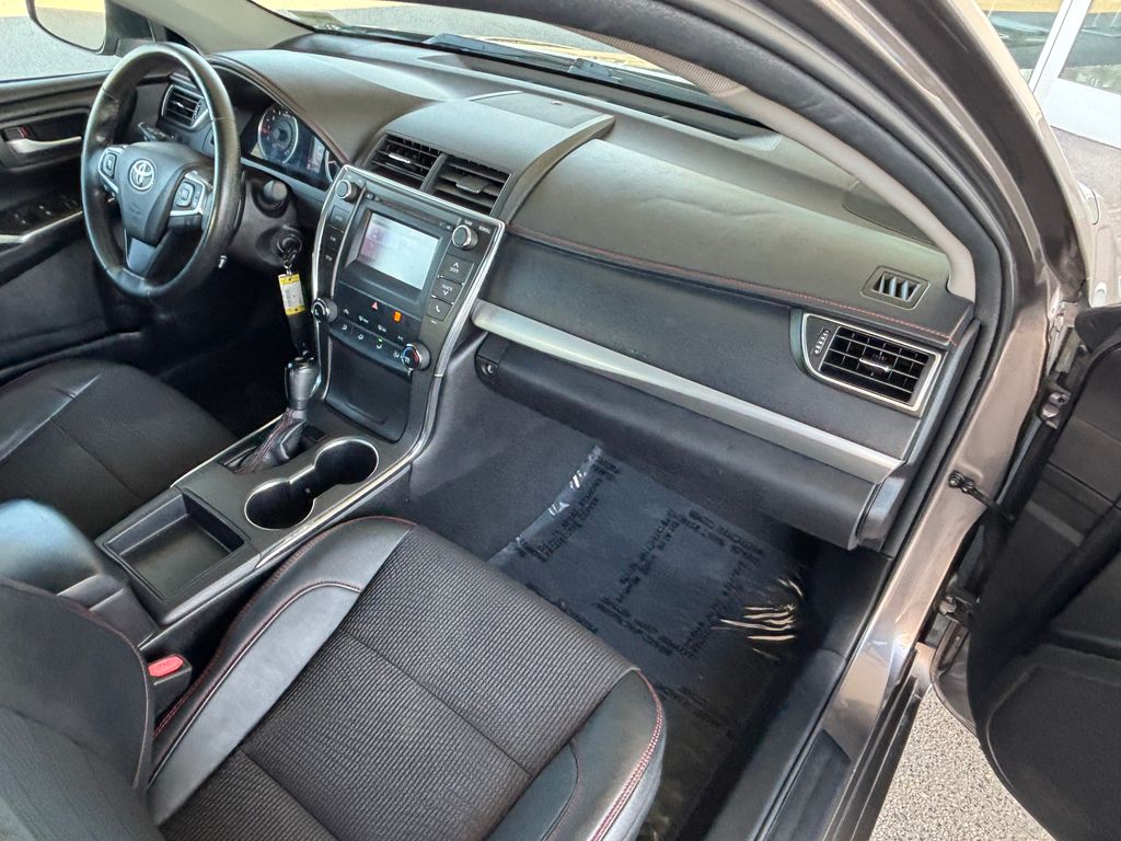 Thumbnail: 2016 Toyota Camry - 20