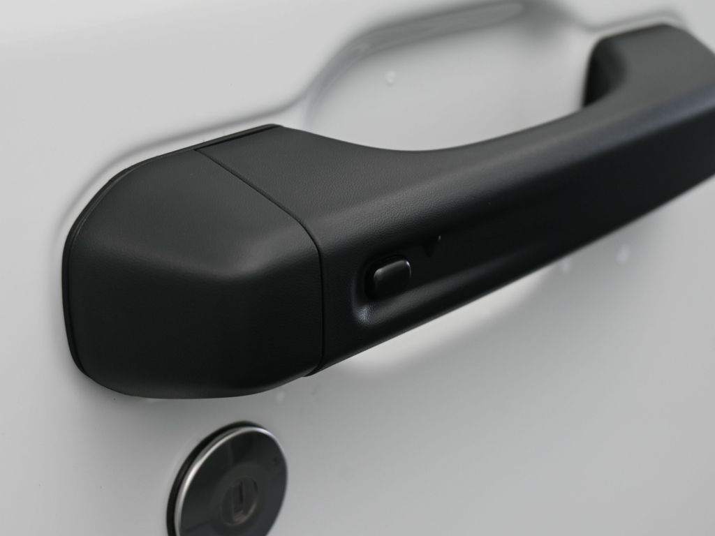 New 2026 Bright White Clearcoat Jeep Rubicon image 35