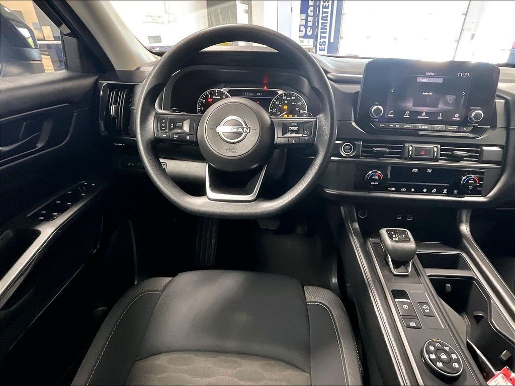 2024 Nissan Pathfinder — photo 17