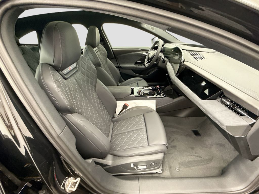 Thumbnail: 2025 Audi e-tron S - 17