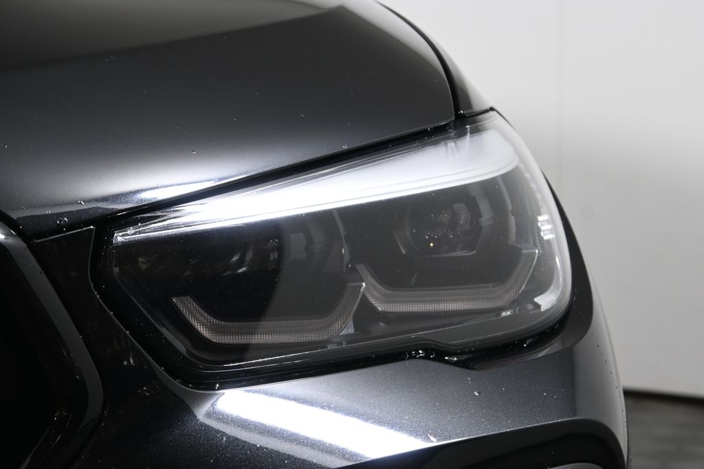 Thumbnail: 2021 BMW X6 - 11