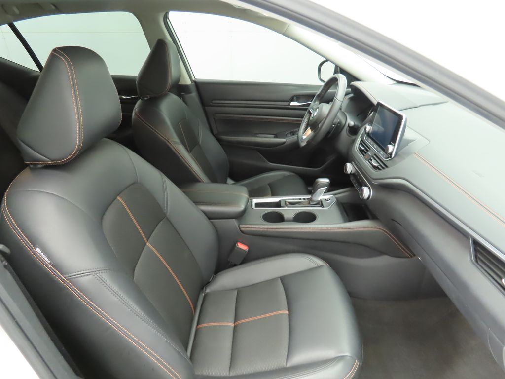 Thumbnail: 2022 Nissan Altima - 18