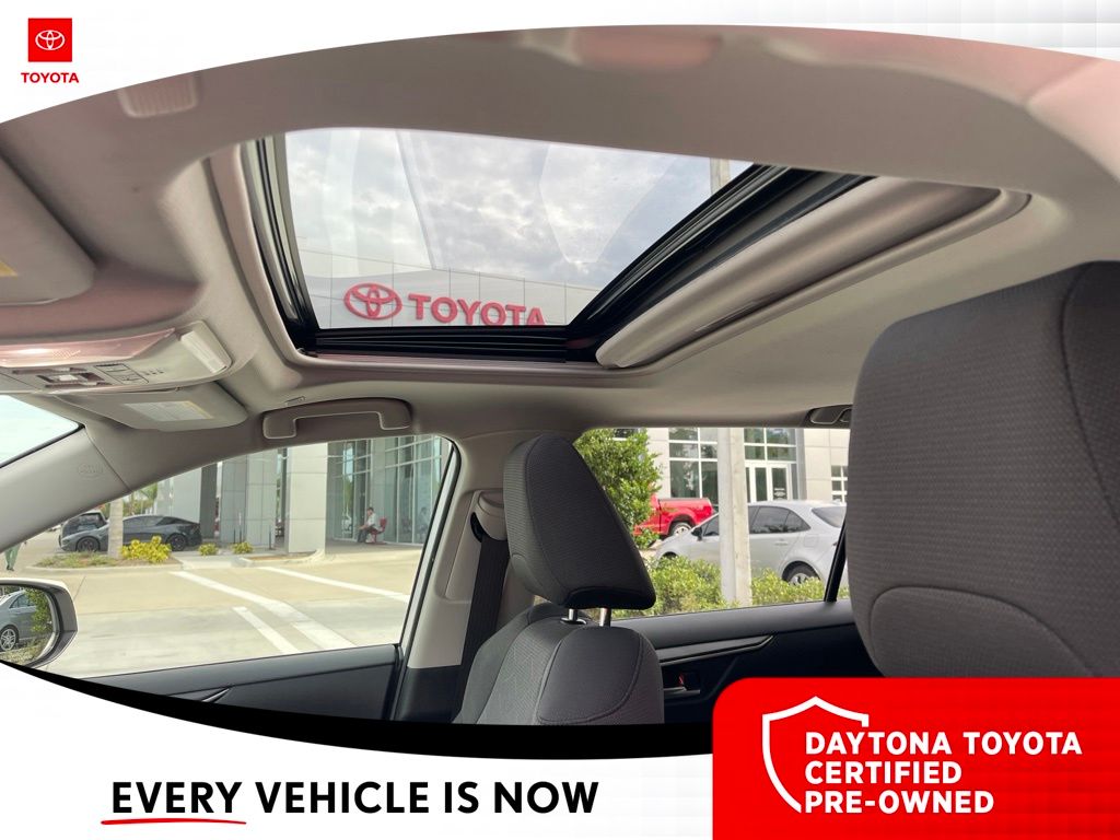 2024 Toyota RAV4 XLE - Photo 23