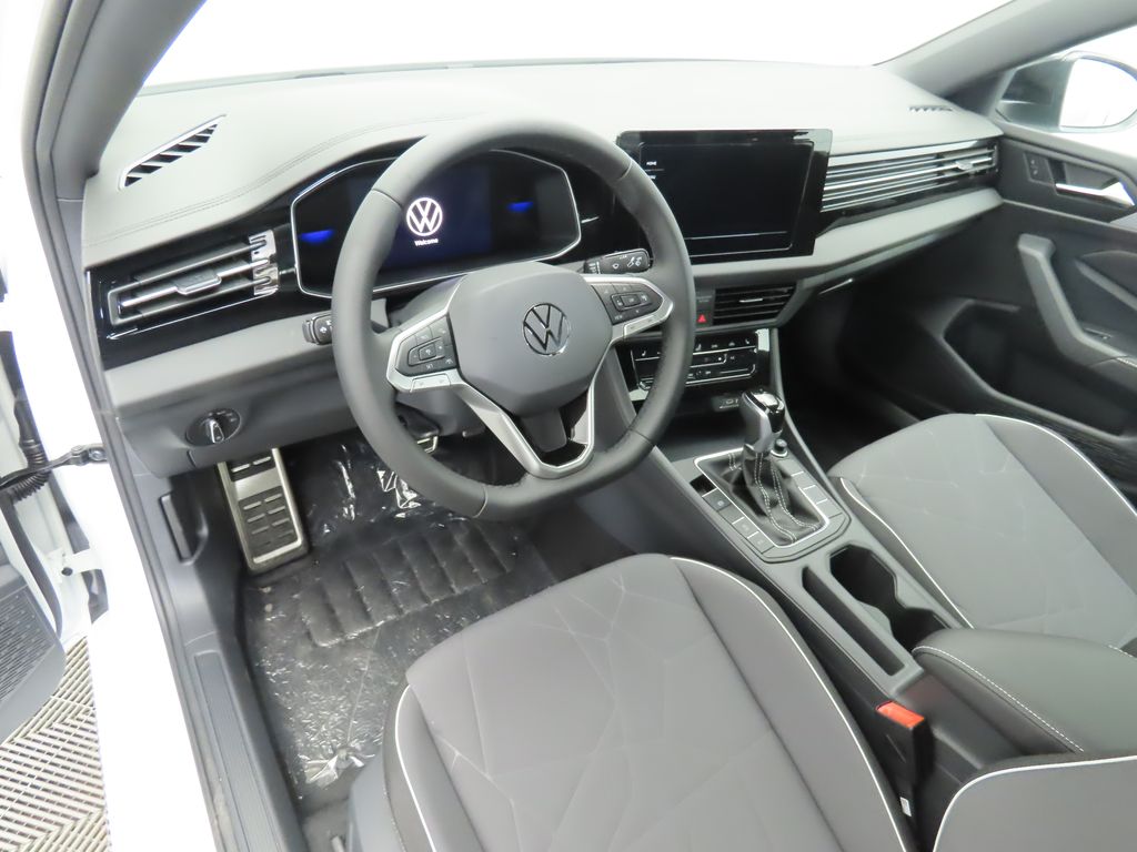 Thumbnail: 2025 Volkswagen Jetta - 9