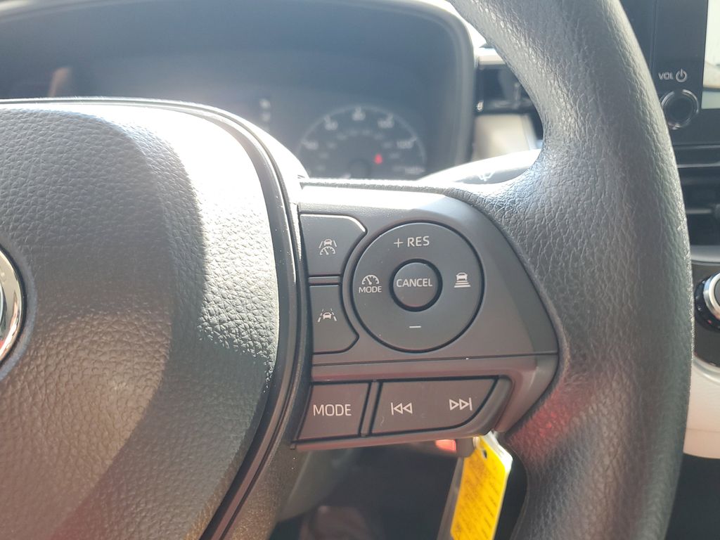 2025 Toyota Corolla LE photo 26