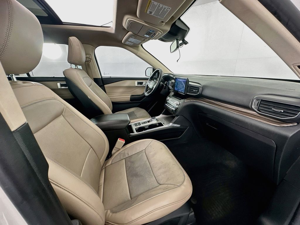 Thumbnail: 2020 Ford Explorer - 31