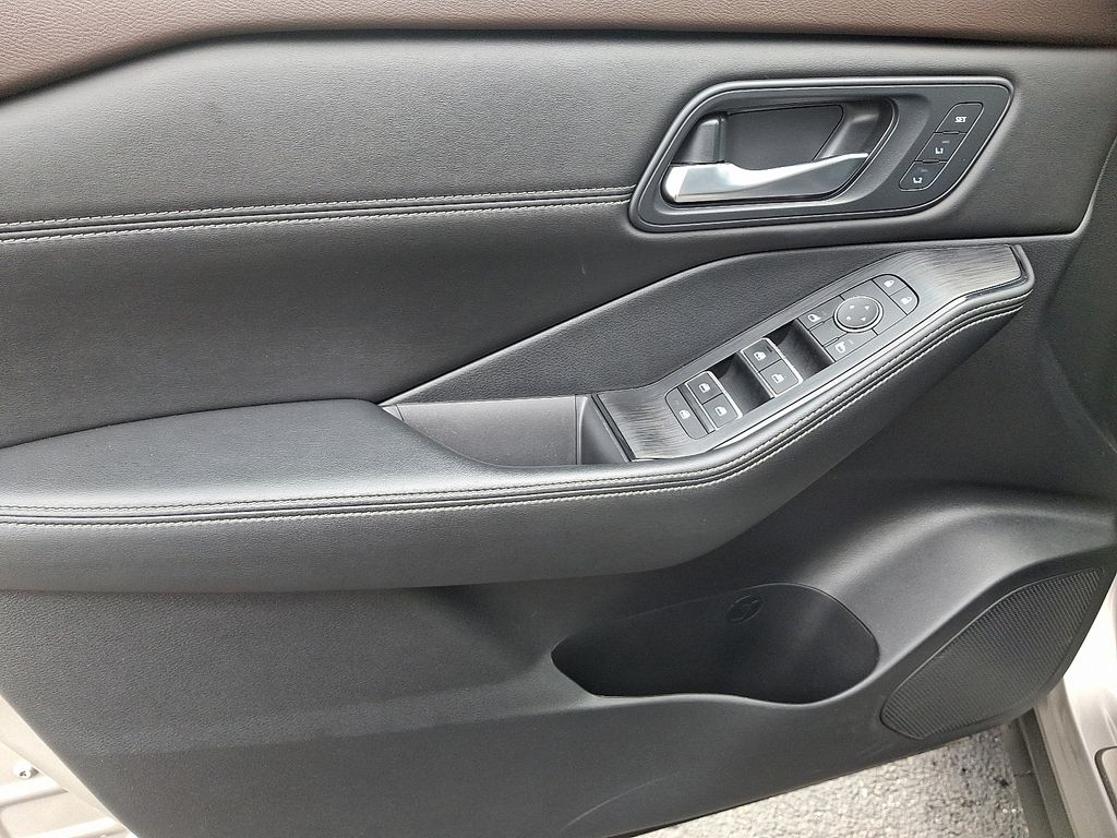 Thumbnail: 2022 Nissan Rogue - 13