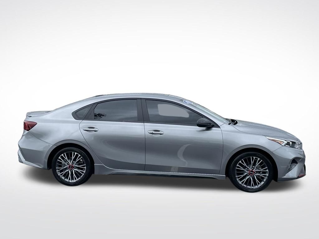 Thumbnail: 2024 Kia Forte - 7