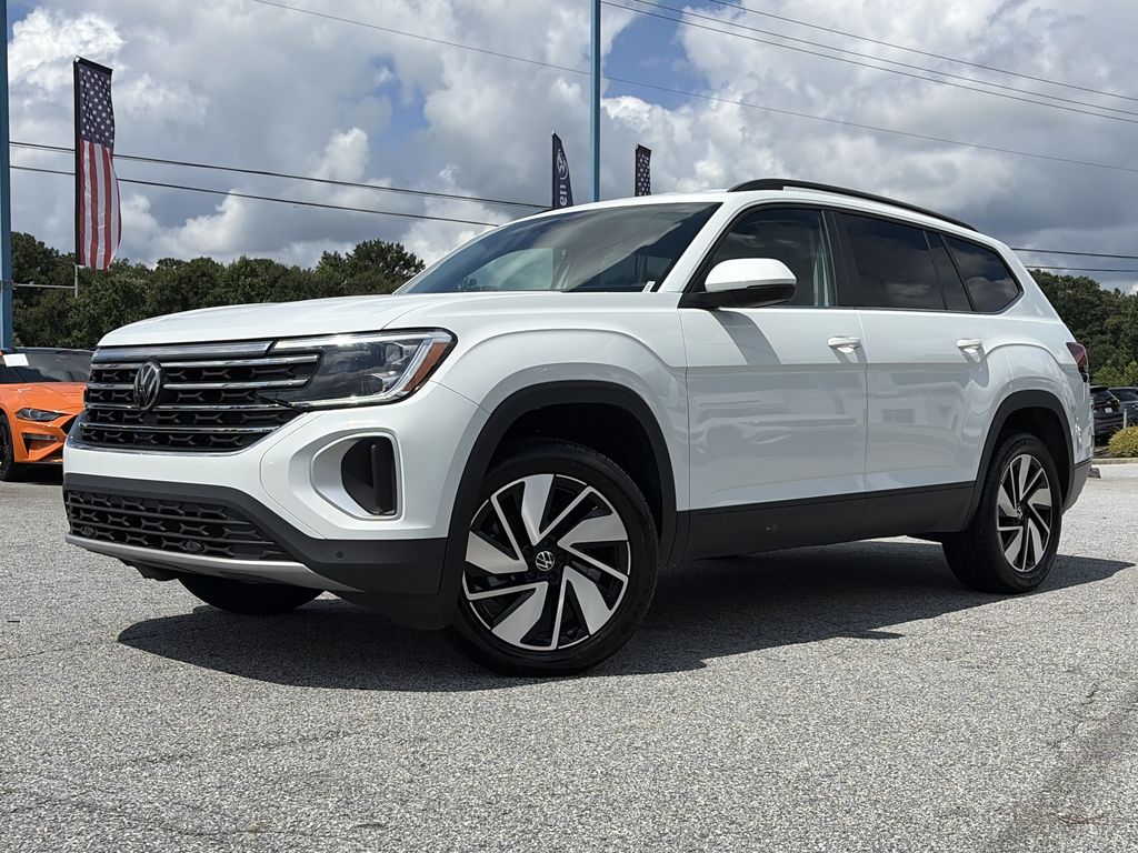 Pure White 2025 Volkswagen Atlas SUV / Crossover Front-Wheel Drive 8-Speed Automatic