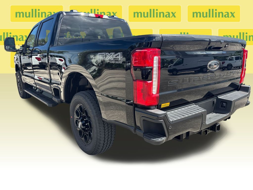 New 2026 Black Ford XLT image 4