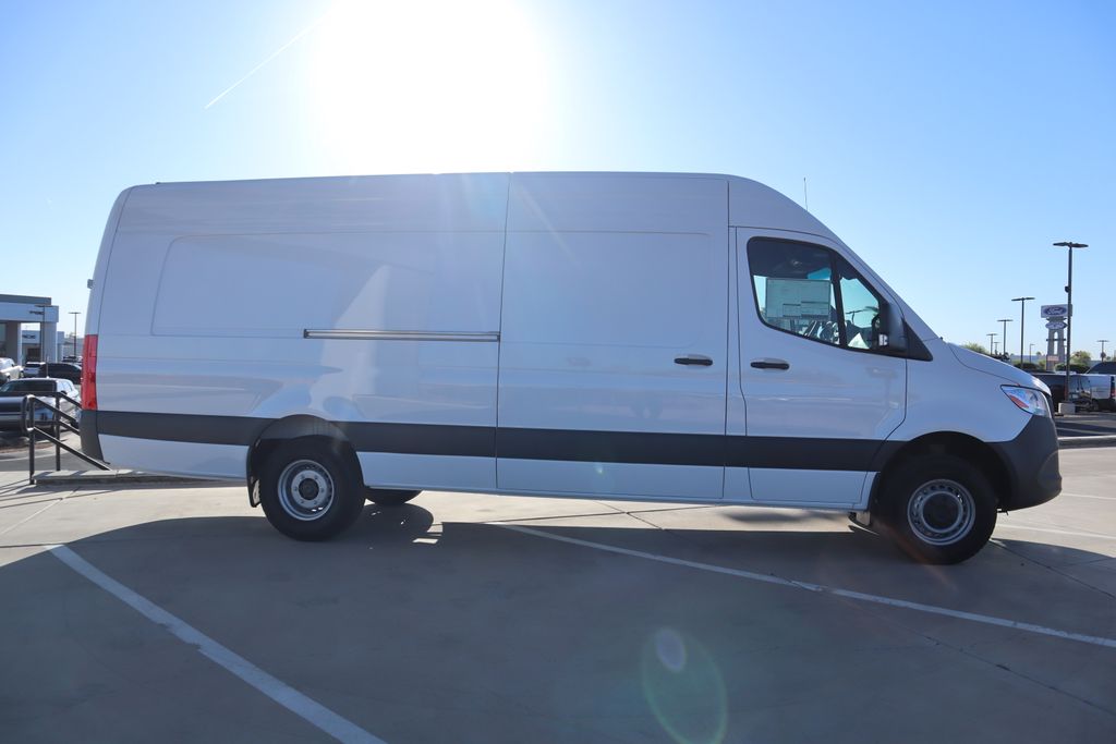 2025 Mercedes-Benz Sprinter 3500 4