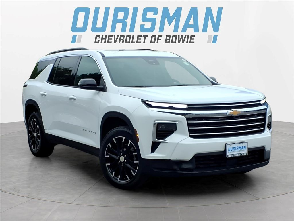 Summit White 2026 Chevrolet Traverse SUV / Crossover Front-Wheel Drive 8-Speed Automatic