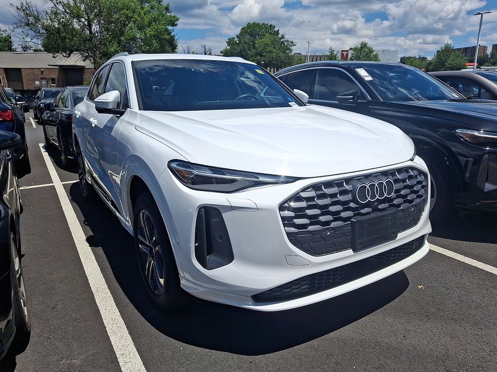 Thumbnail: 2025 Audi Q5 - 3