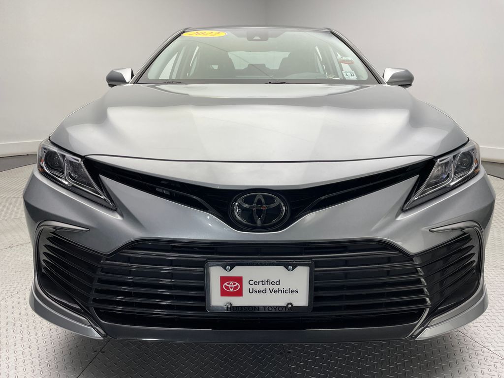 2022 Toyota Camry LE 2