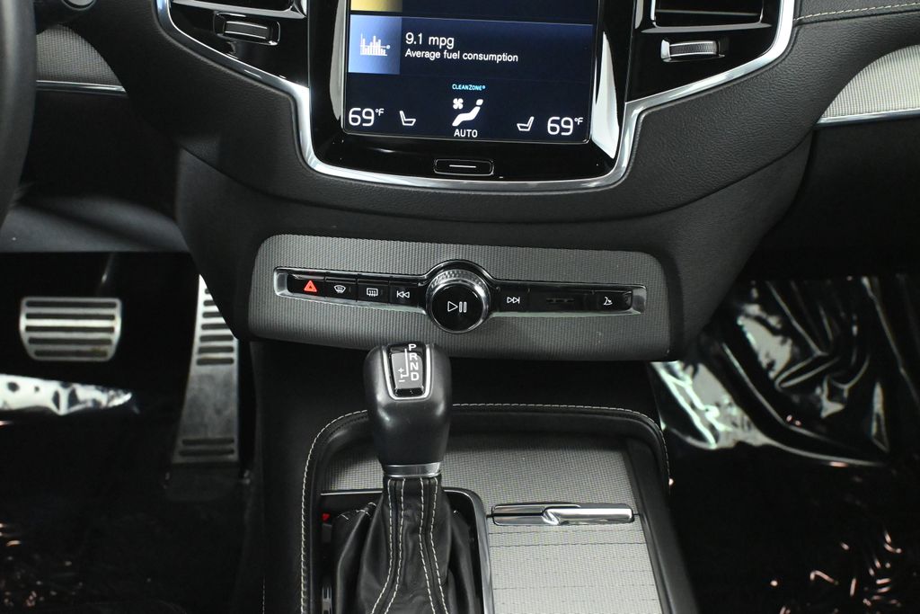 Thumbnail: 2020 Volvo XC90 - 23