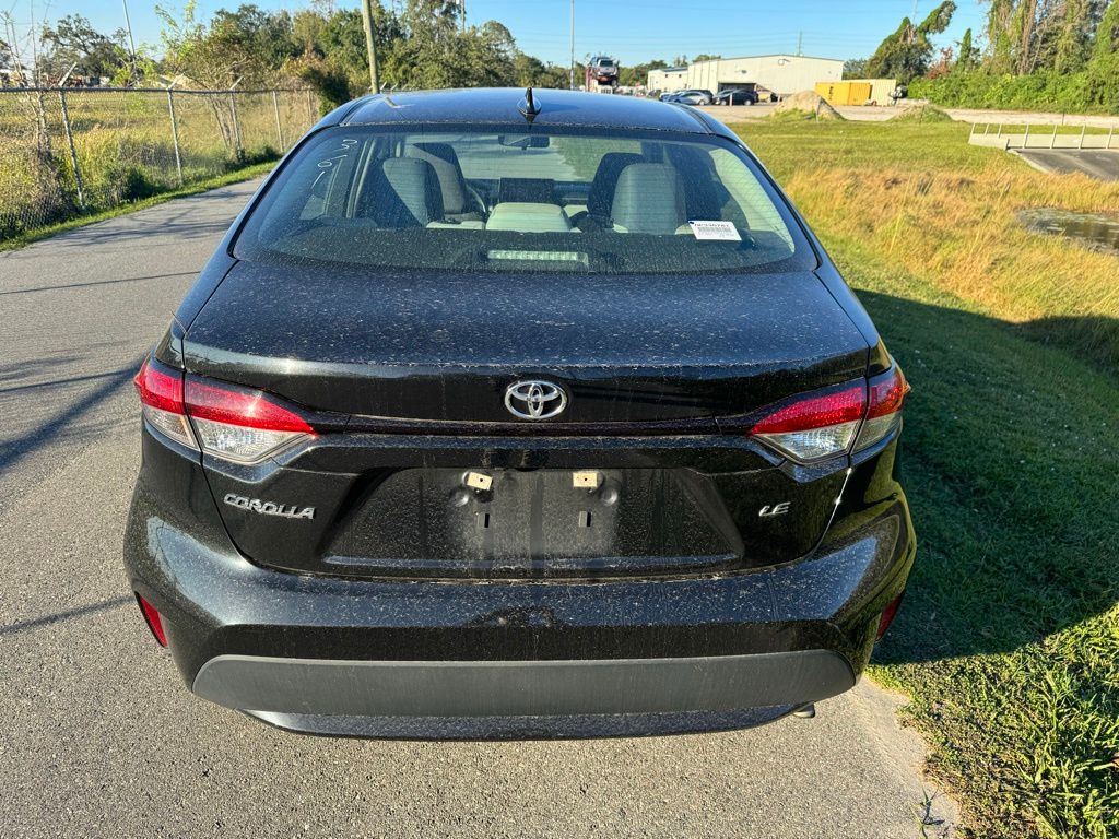 2022 Toyota Corolla LE 4