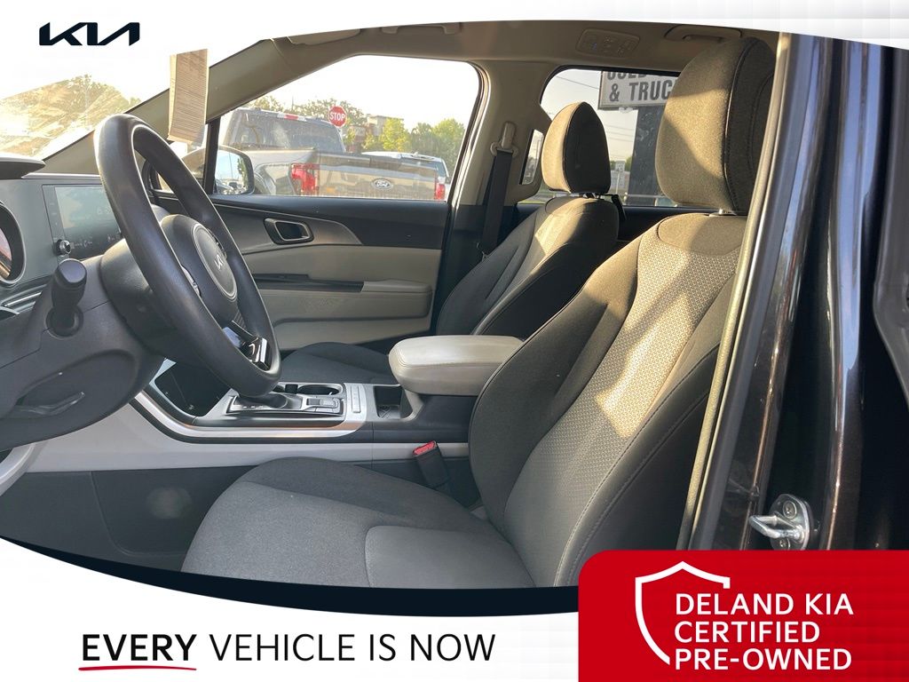 Used 2022 Kia Carnival Van
