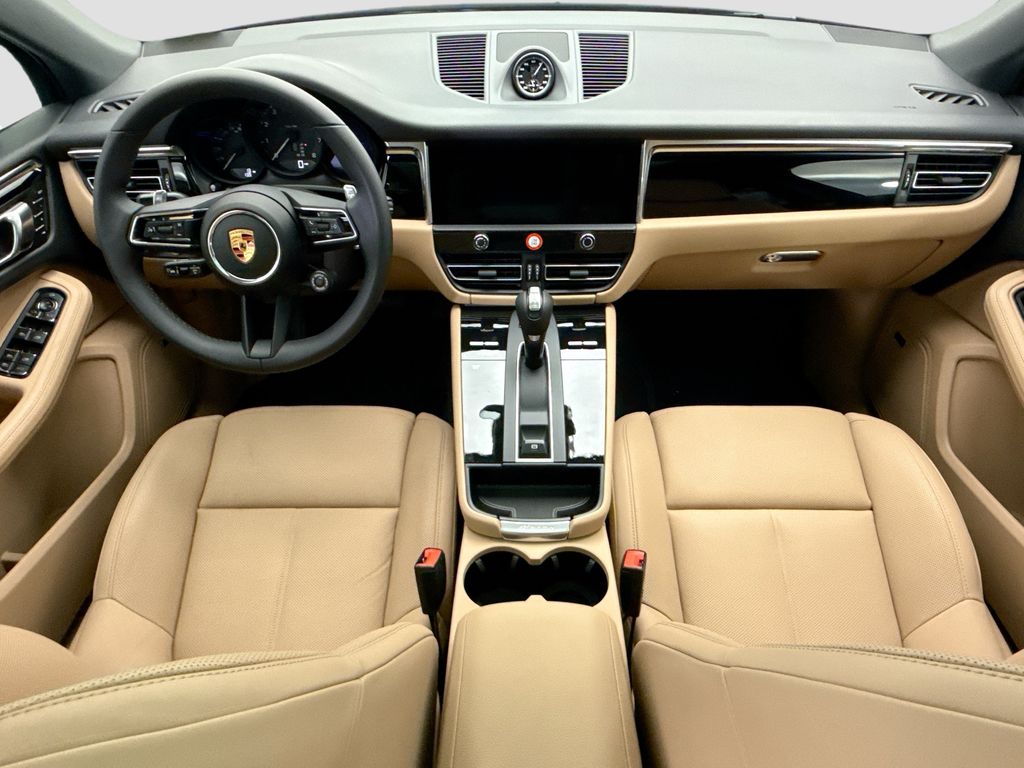 Thumbnail: 2026 Porsche Macan - 15