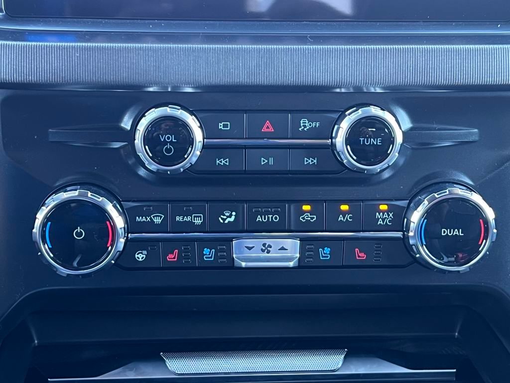 2025 Ford F-250SD Platinum White at Walterboro Ford