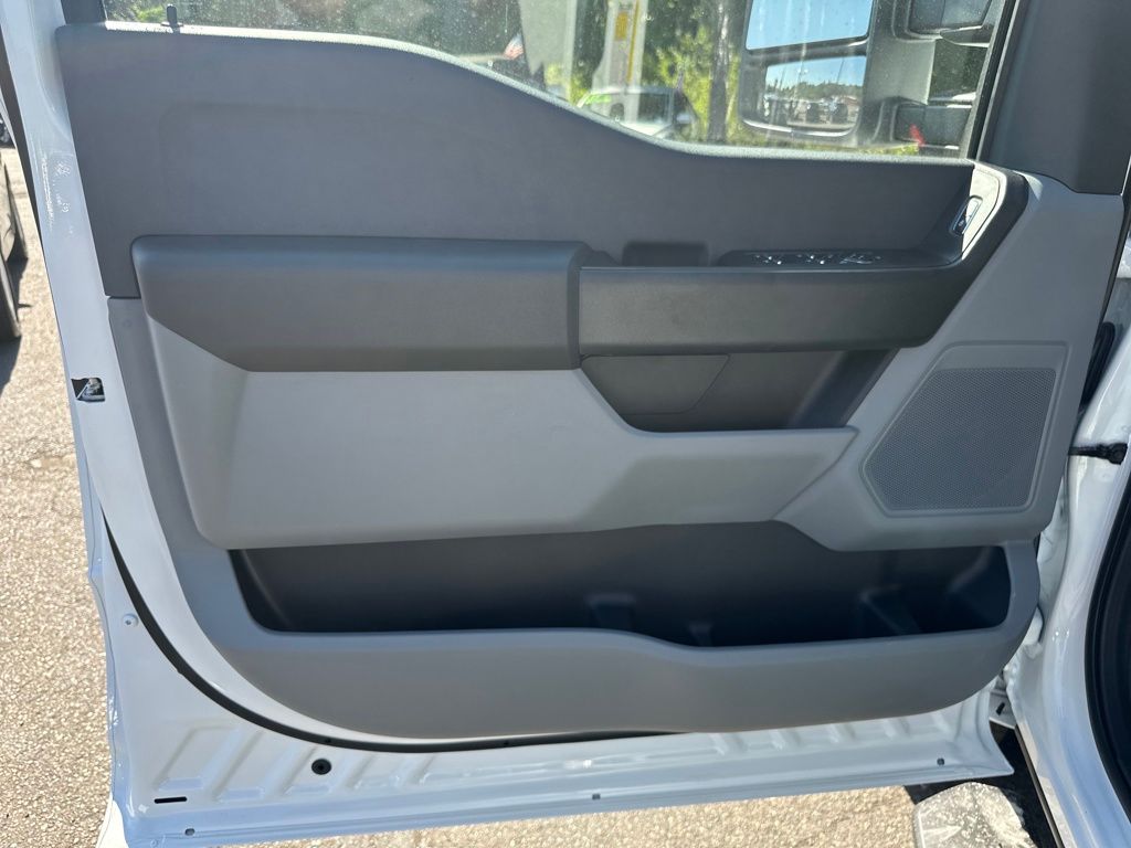 New 2026 Ford Super Duty F-250 Crew Cab 8' Box XL