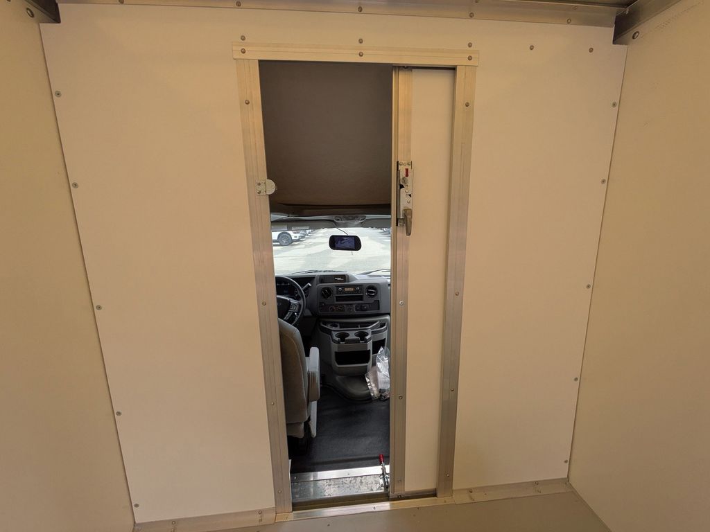 2025 Ford E-350 Cutaway 
