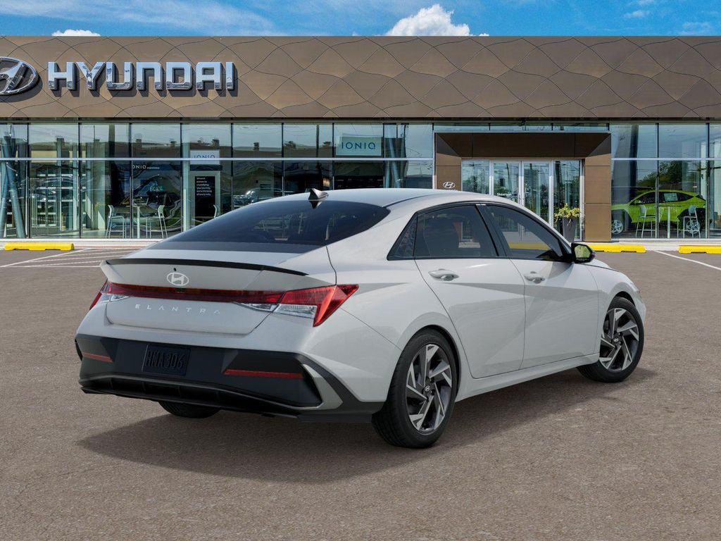 2025 Hyundai Elantra Sport 4