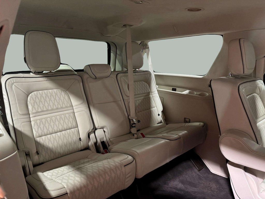 Certified Used 2021 Pristine White Lincoln Black Label image 27