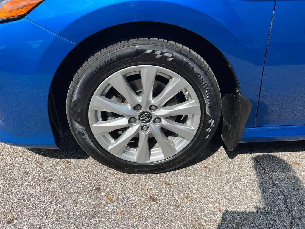 2019 Toyota Camry LE photo