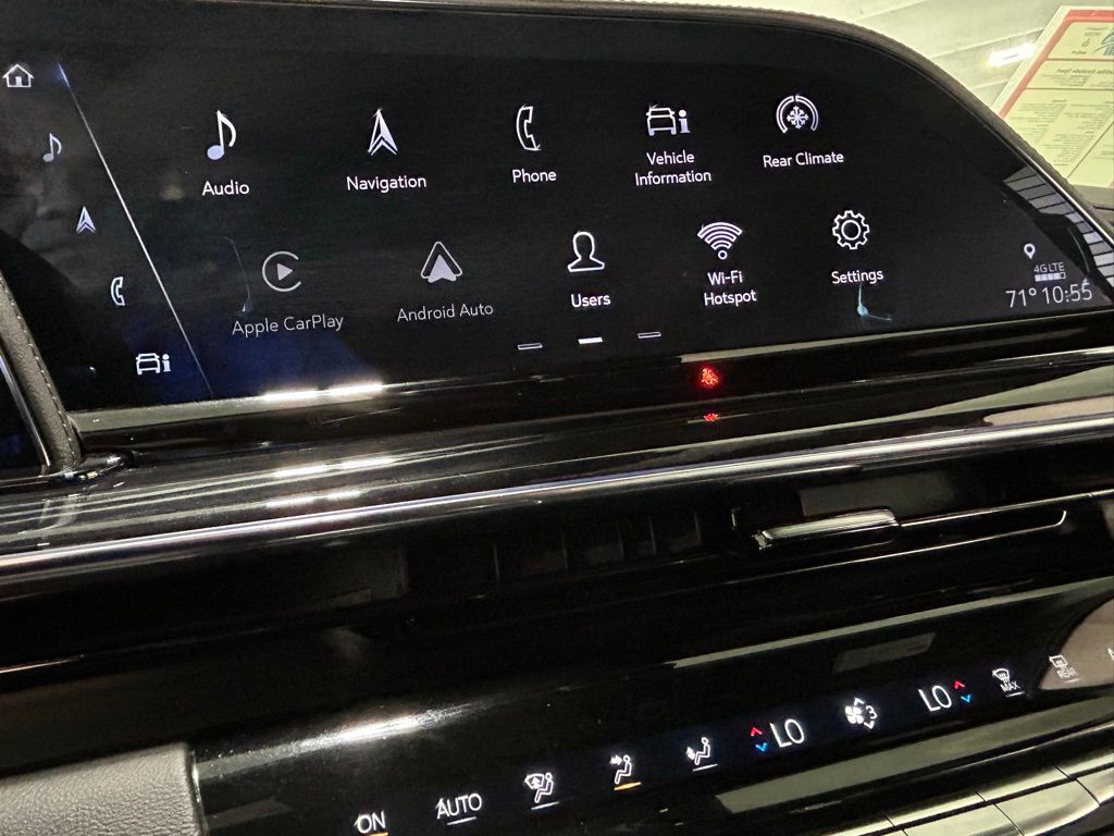 Used 2022 Crystal White Tricoat Cadillac Sport image 31